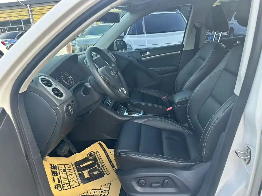 Volkswagen Tiguan — фото 4