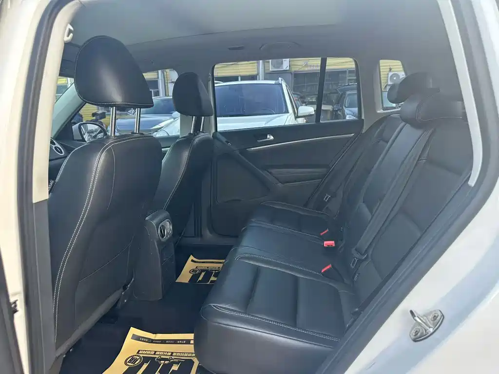 Volkswagen Tiguan — фото 5