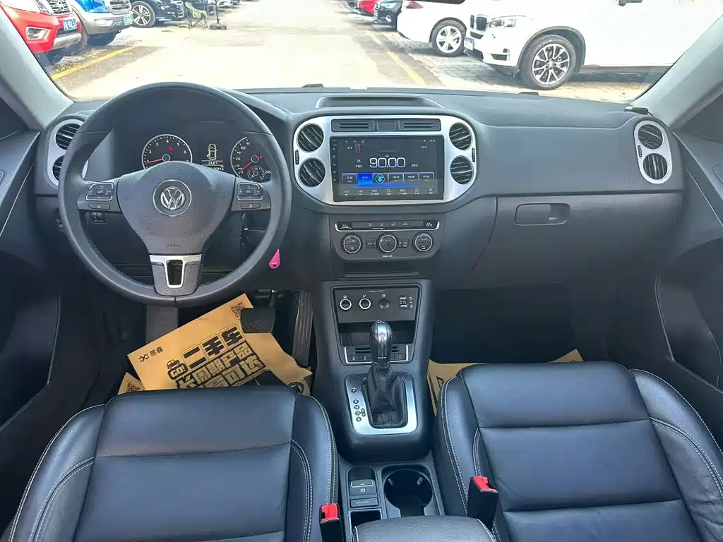 Volkswagen Tiguan — фото 6