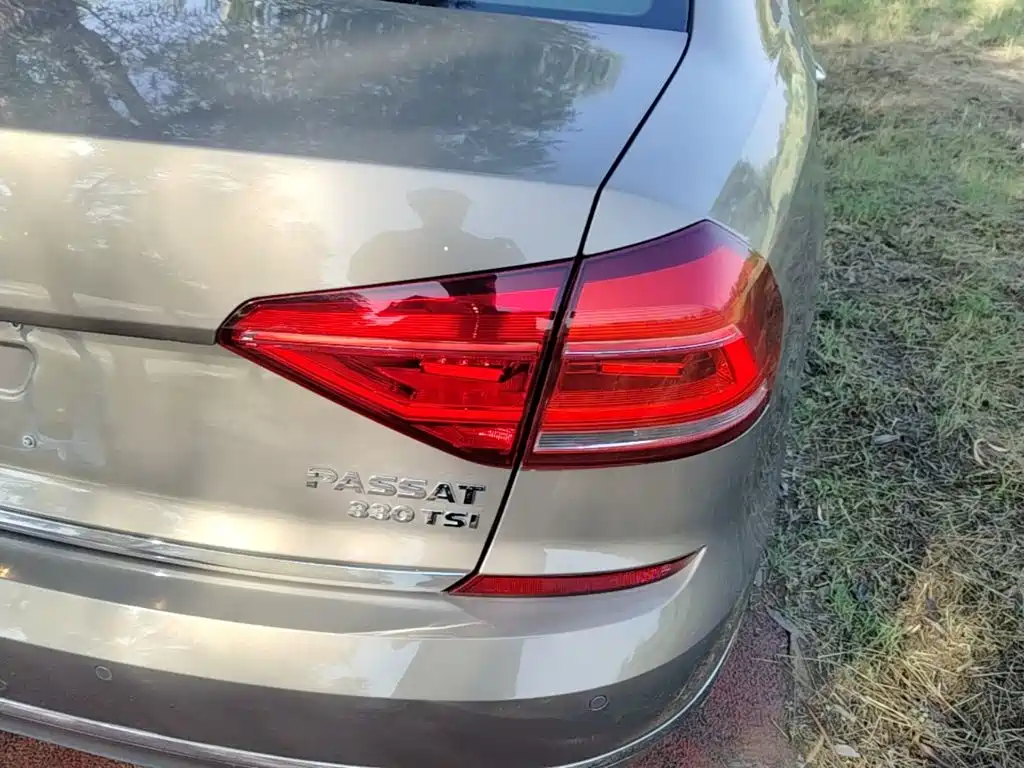 Volkswagen Passat — фото 8
