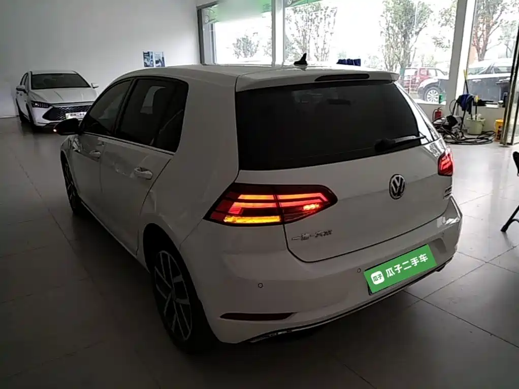 Volkswagen Golf — фото 5