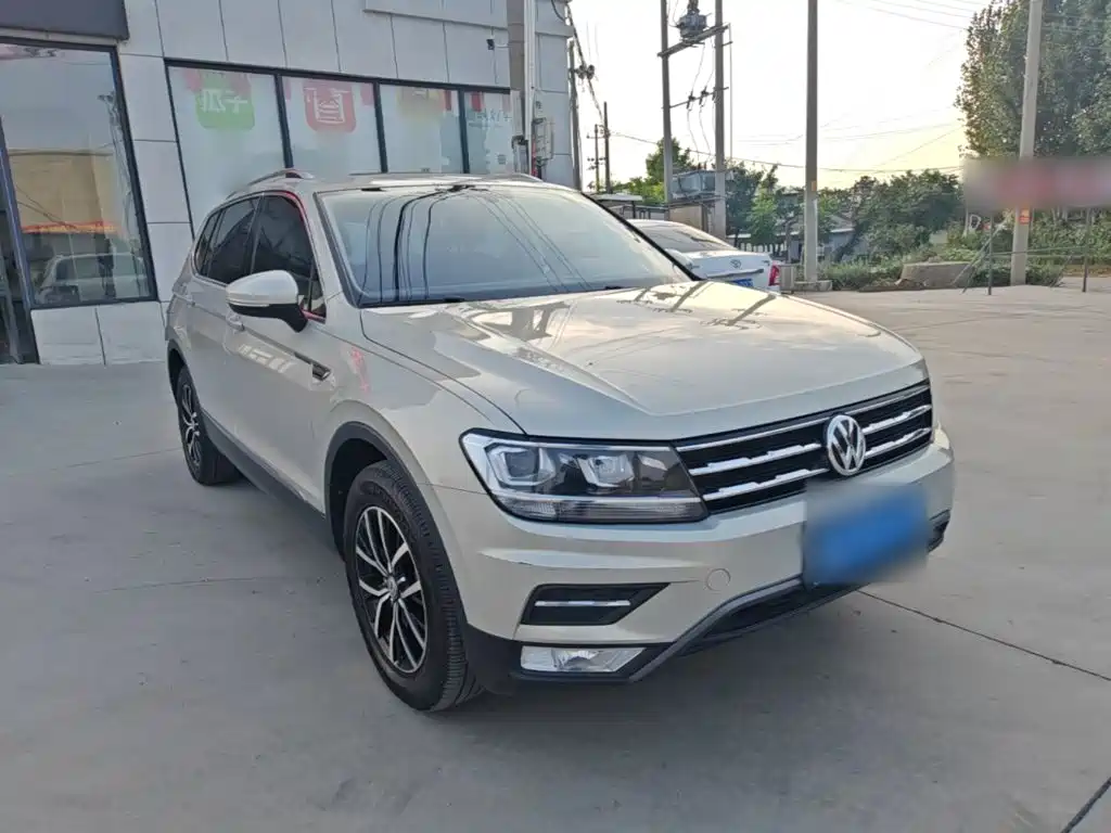 Volkswagen Tiguan L — фото 4