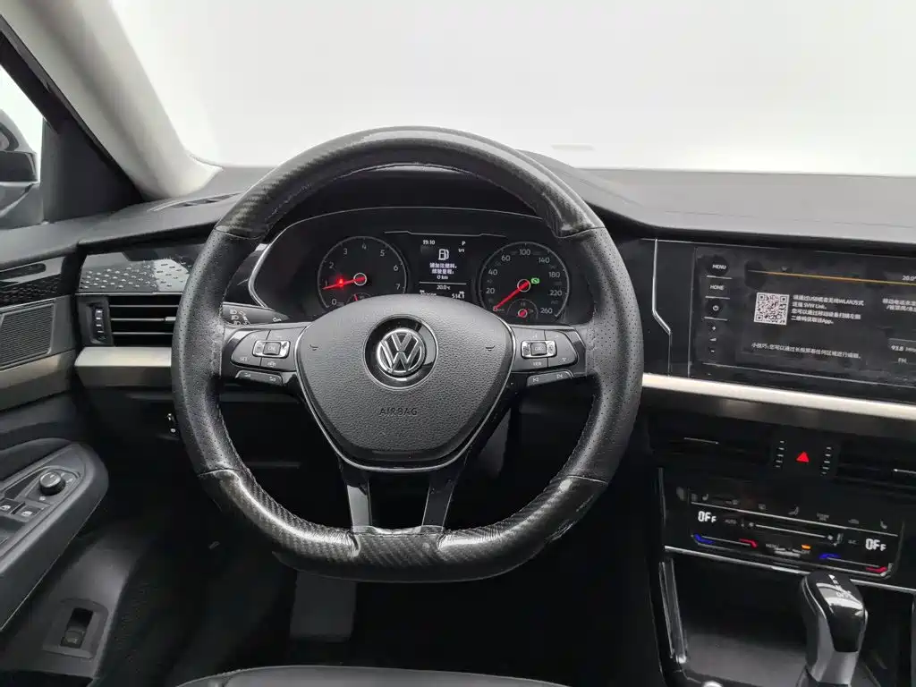 Volkswagen Passat — фото 11