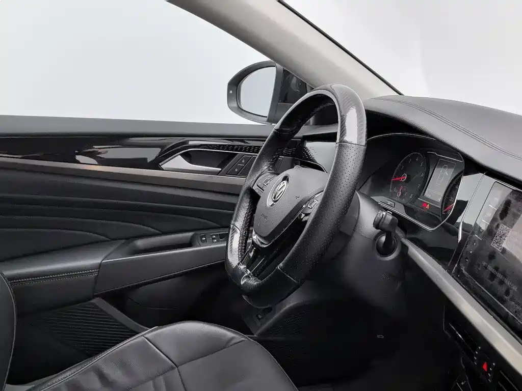 Volkswagen Passat — фото 22