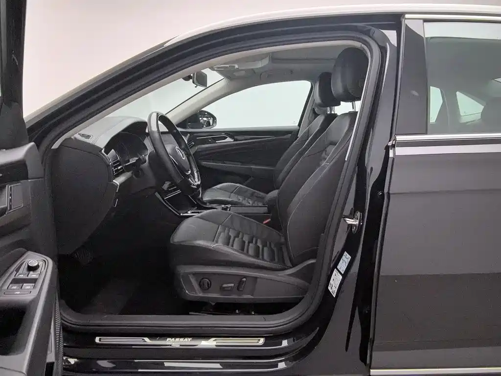 Volkswagen Passat — фото 10