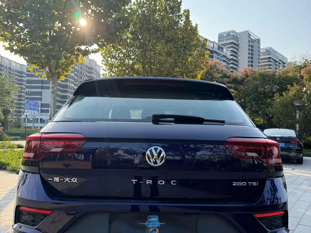 Volkswagen T-Roc — фото 5