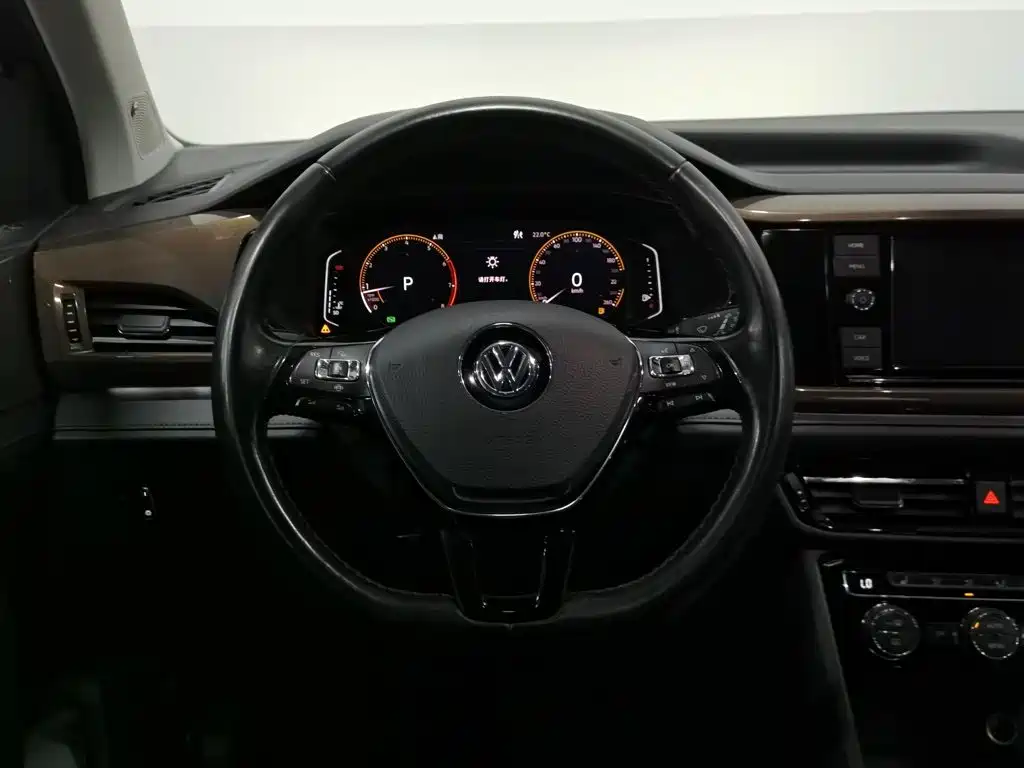 Volkswagen Tharu — фото 11