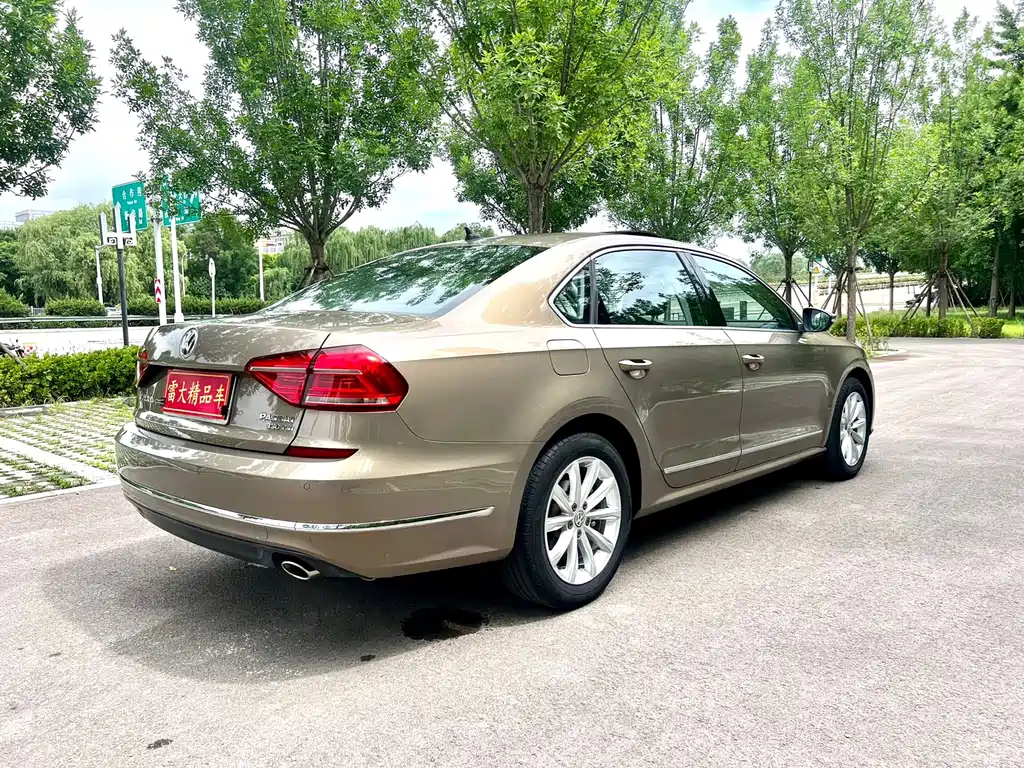Volkswagen Passat — фото 4
