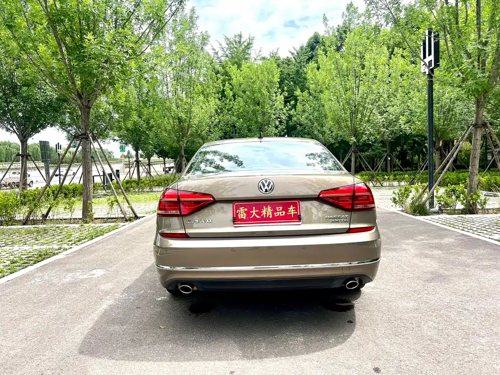 Volkswagen Passat — фото 5