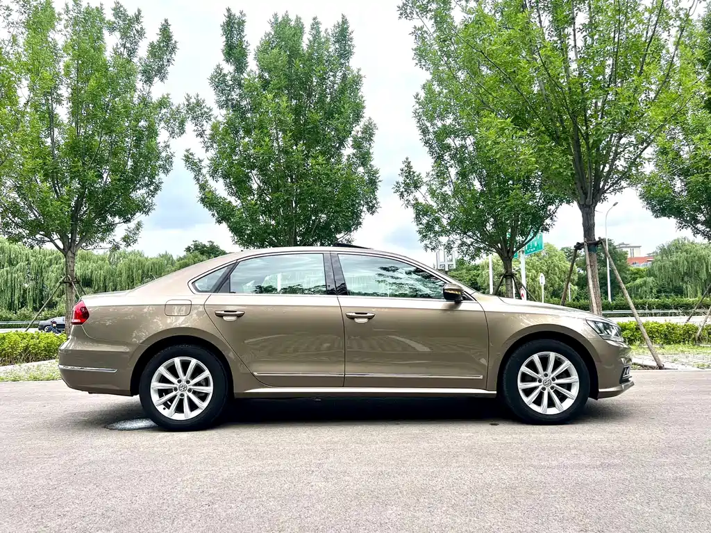 Volkswagen Passat — фото 6