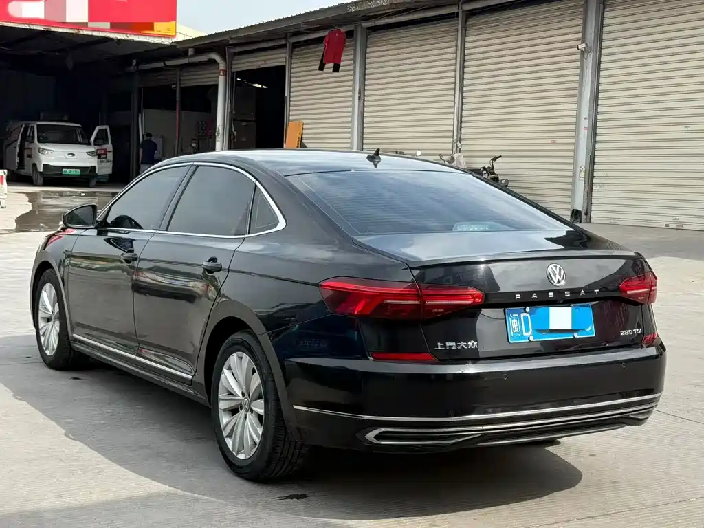 Volkswagen Passat — фото 7