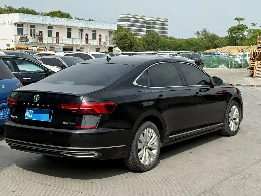 Volkswagen Passat — фото 9