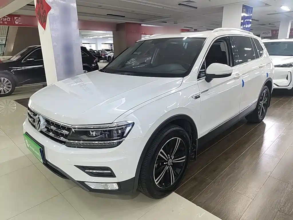 Volkswagen Tiguan L — фото 2