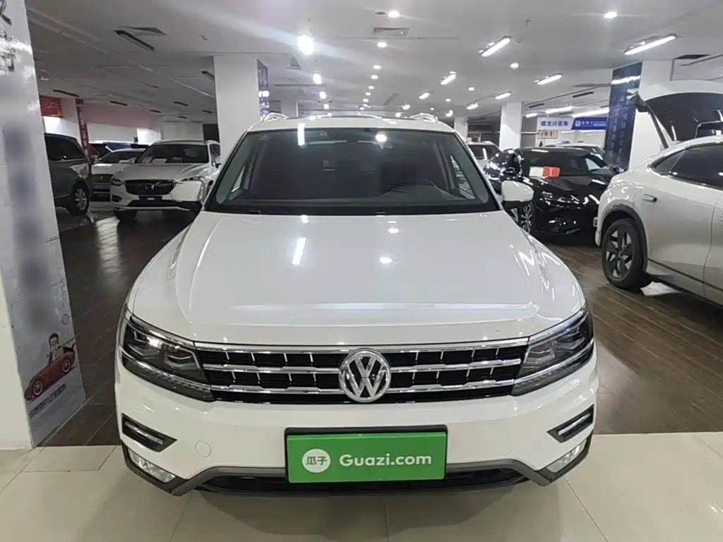 Volkswagen Tiguan L — фото 3
