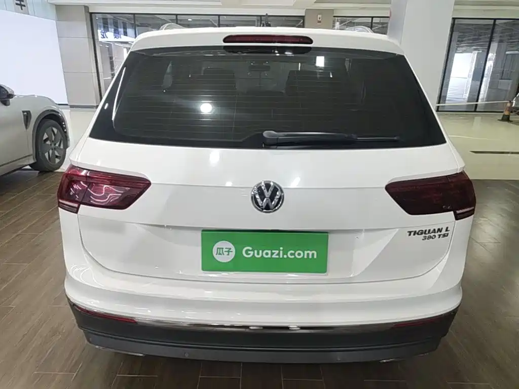 Volkswagen Tiguan L — фото 6