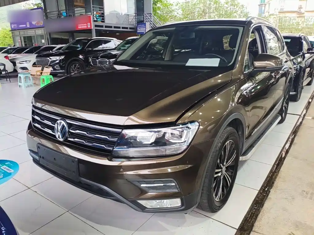 Volkswagen Tiguan L — фото 2