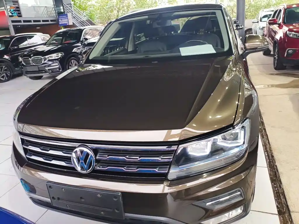 Volkswagen Tiguan L — фото 3