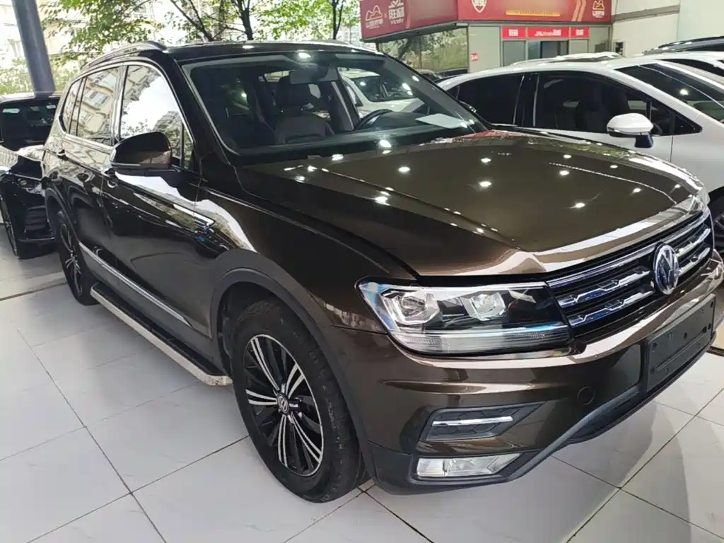 Volkswagen Tiguan L — фото 4