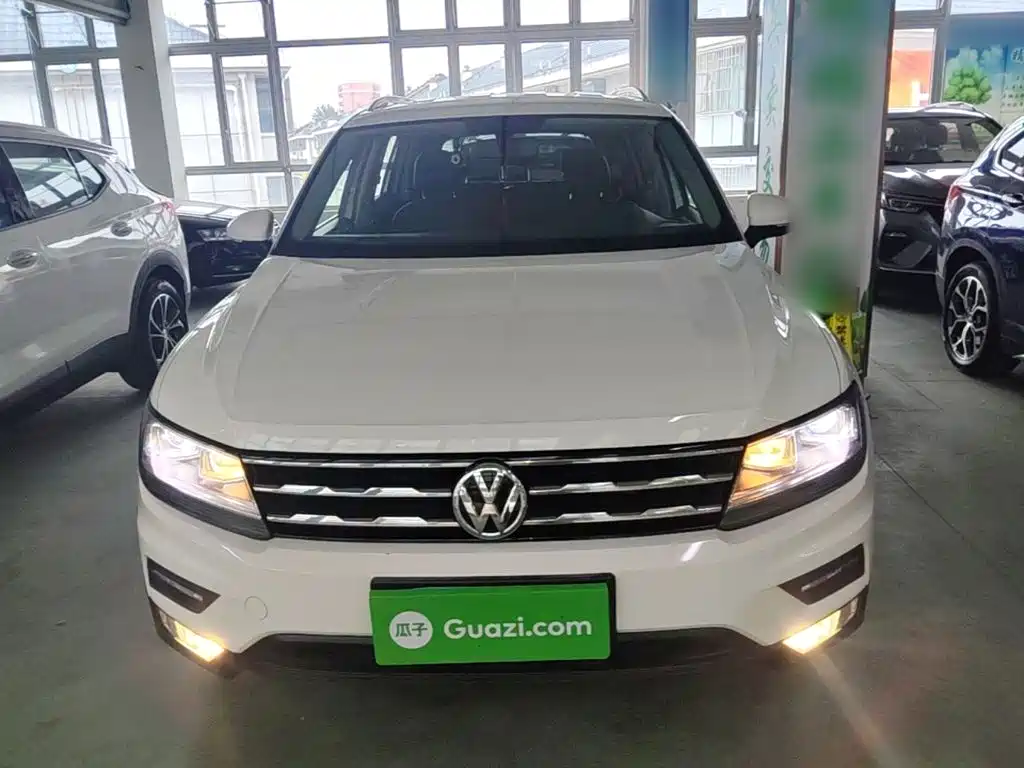 Volkswagen Tiguan L — фото 3