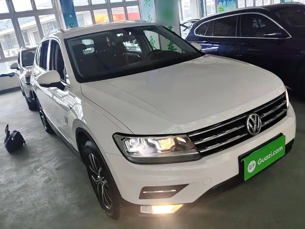 Volkswagen Tiguan L — фото 4