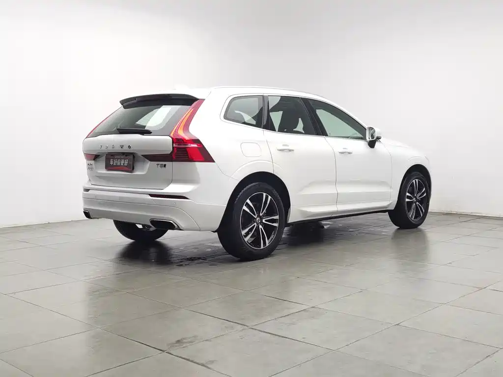 Volvo XC60 — фото 2
