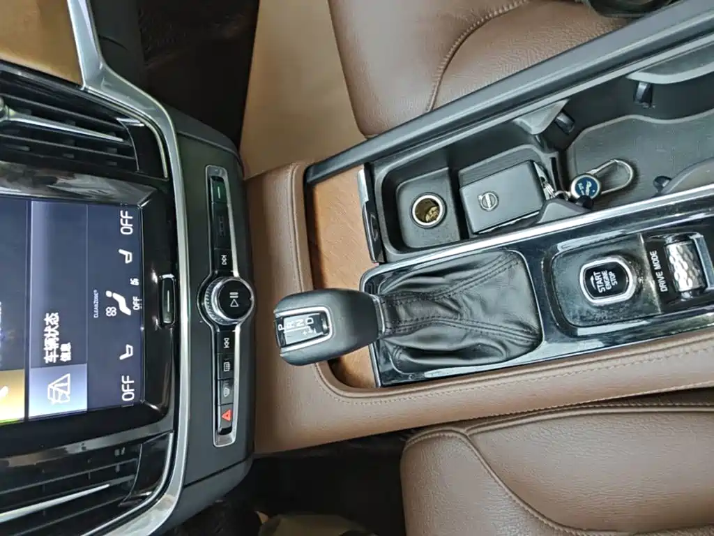 Volvo S90 — фото 14