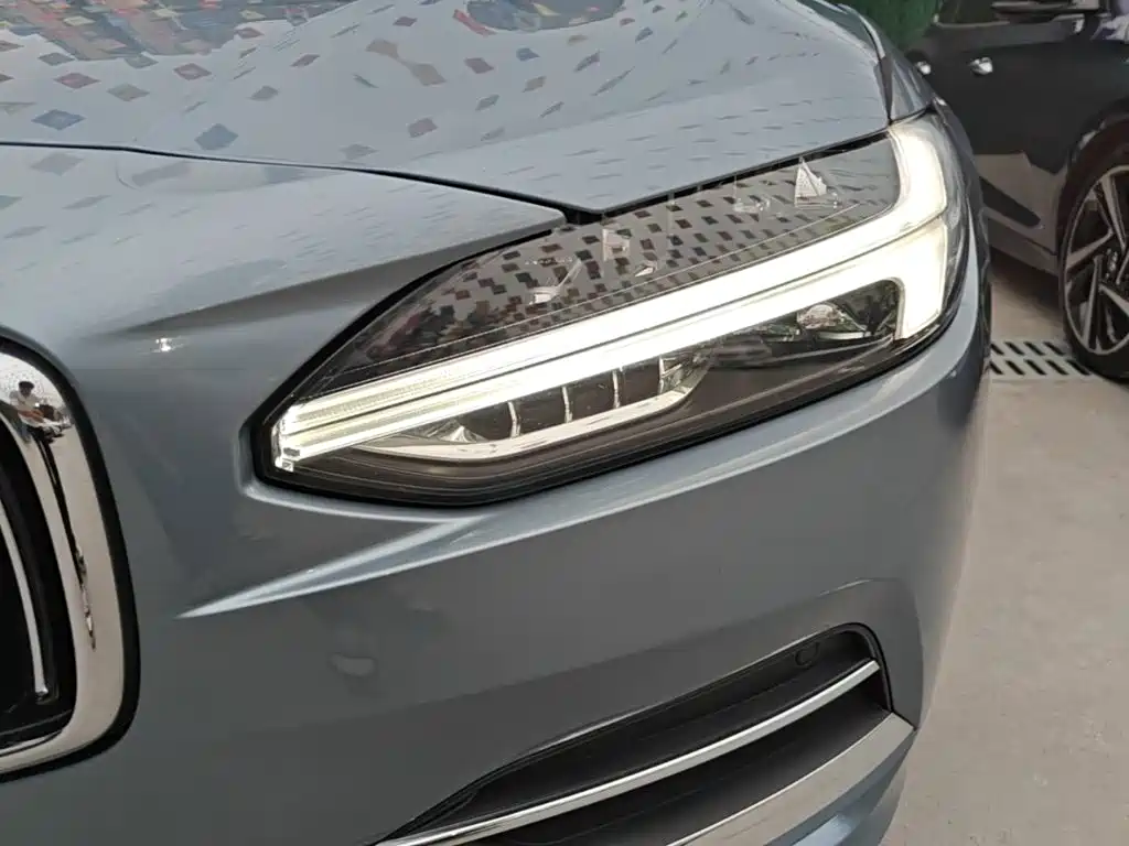 Volvo S90 — фото 24