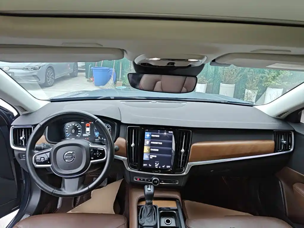 Volvo S90 — фото 10