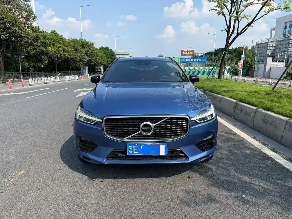 Volvo XC60 — фото 2