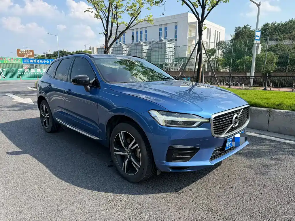 Volvo XC60 — фото 3