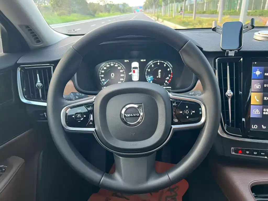 Volvo S90 — фото 7