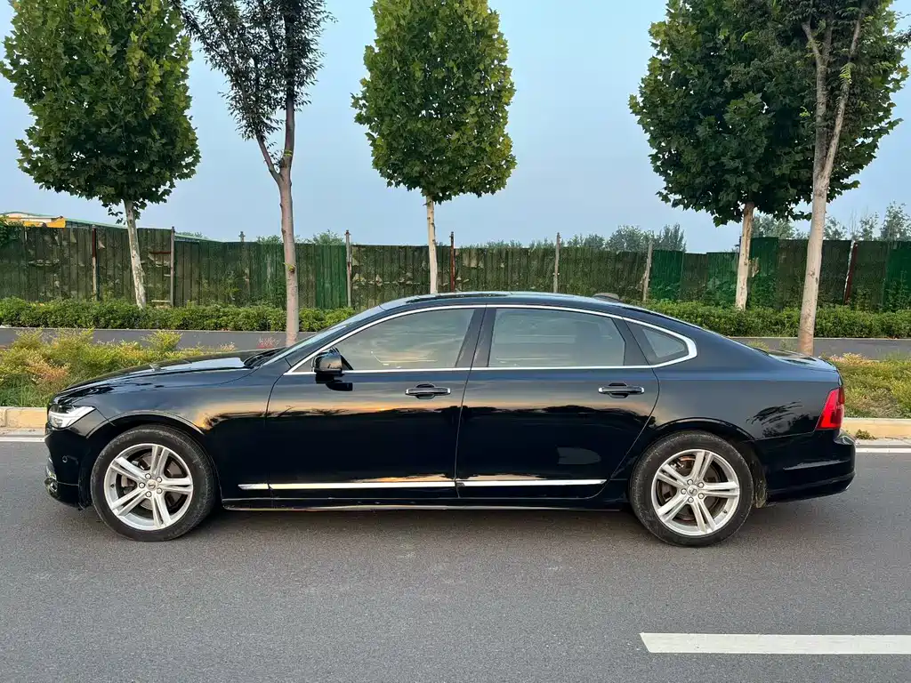 Volvo S90 — фото 9