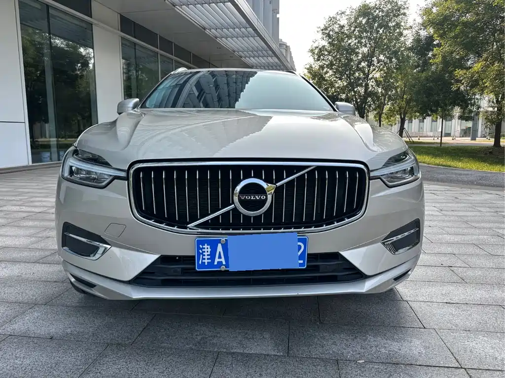 Volvo XC60 — фото 2