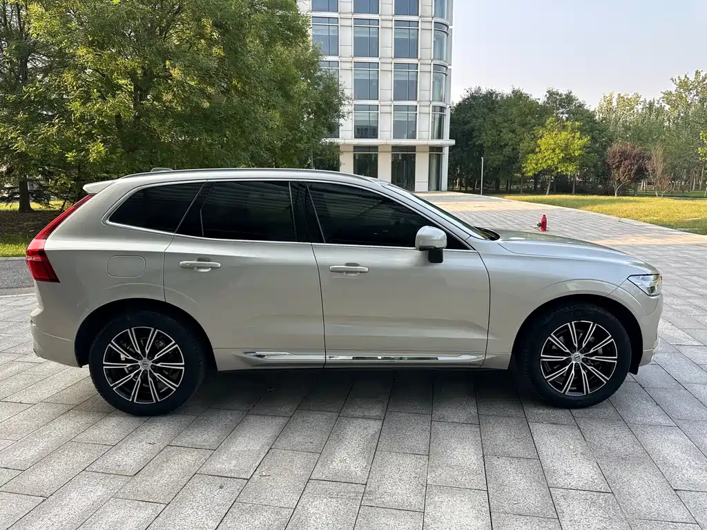 Volvo XC60 — фото 4
