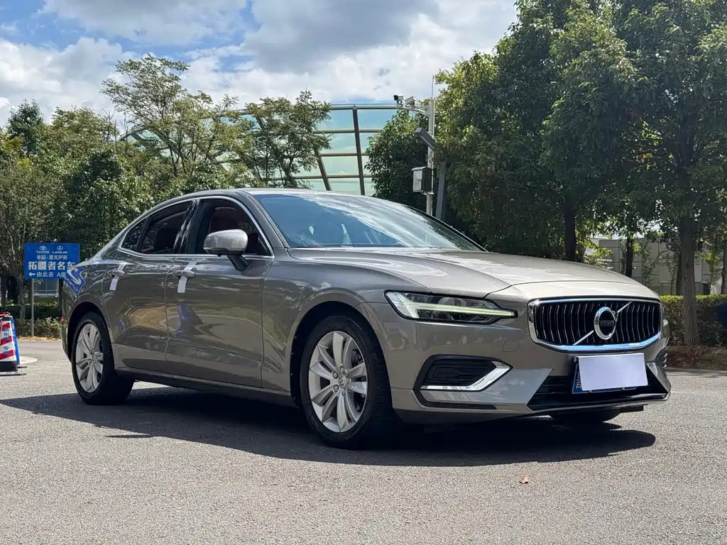 Volvo S60 — фото 3