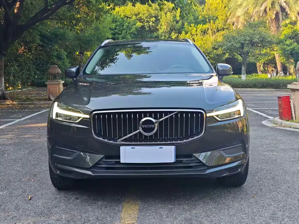 Volvo XC60 — фото 2