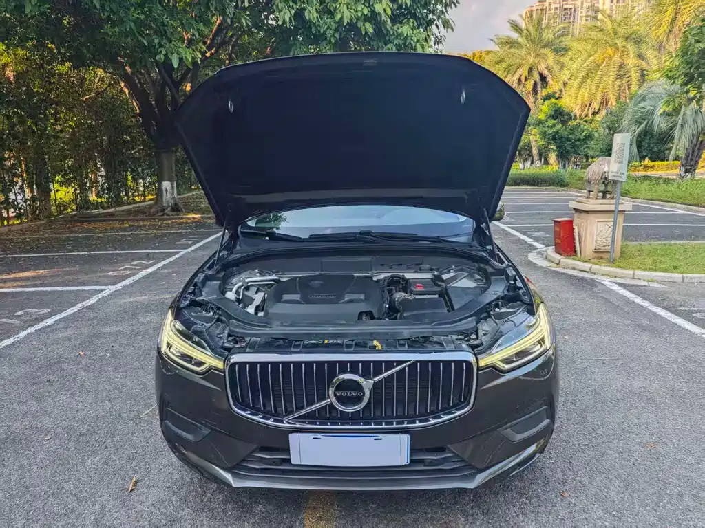 Volvo XC60 — фото 15