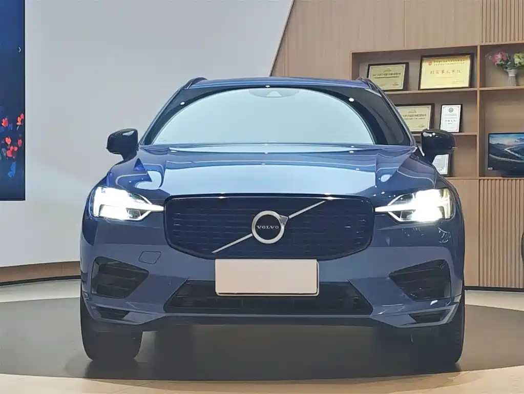 Volvo XC60 — фото 2