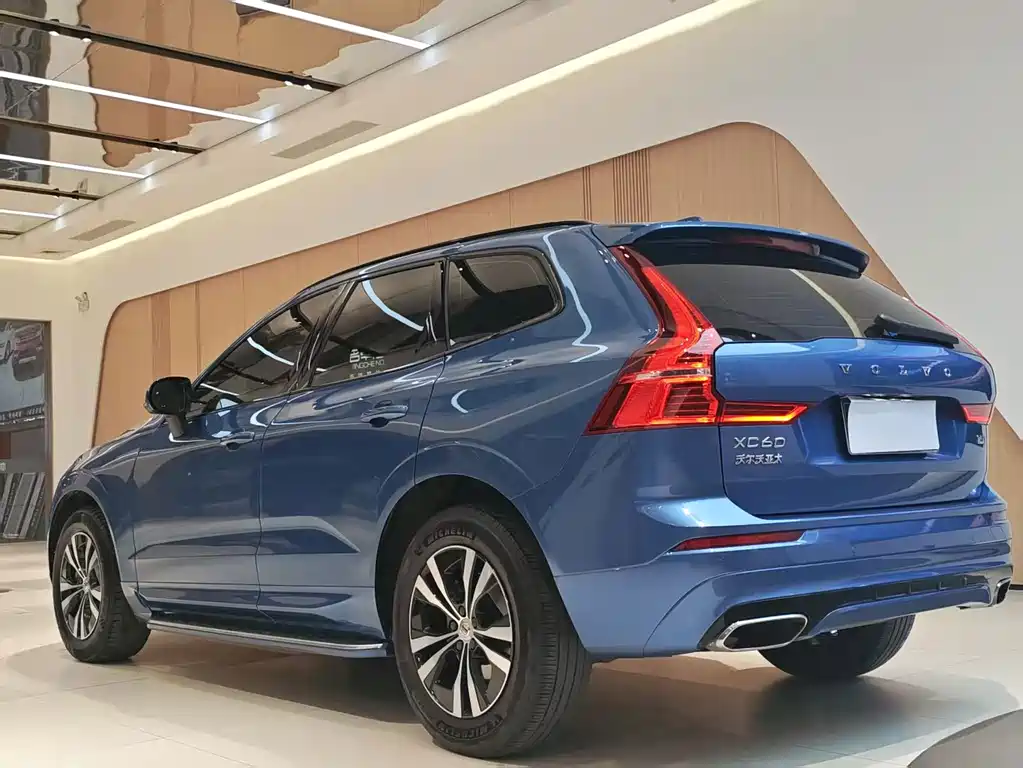 Volvo XC60 — фото 4