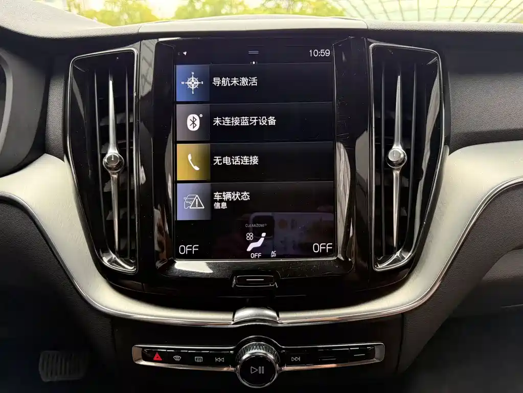 Volvo XC60 — фото 14
