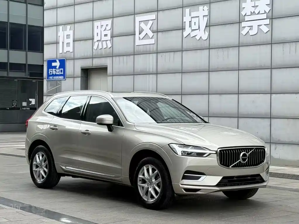 Volvo XC60 — фото 3