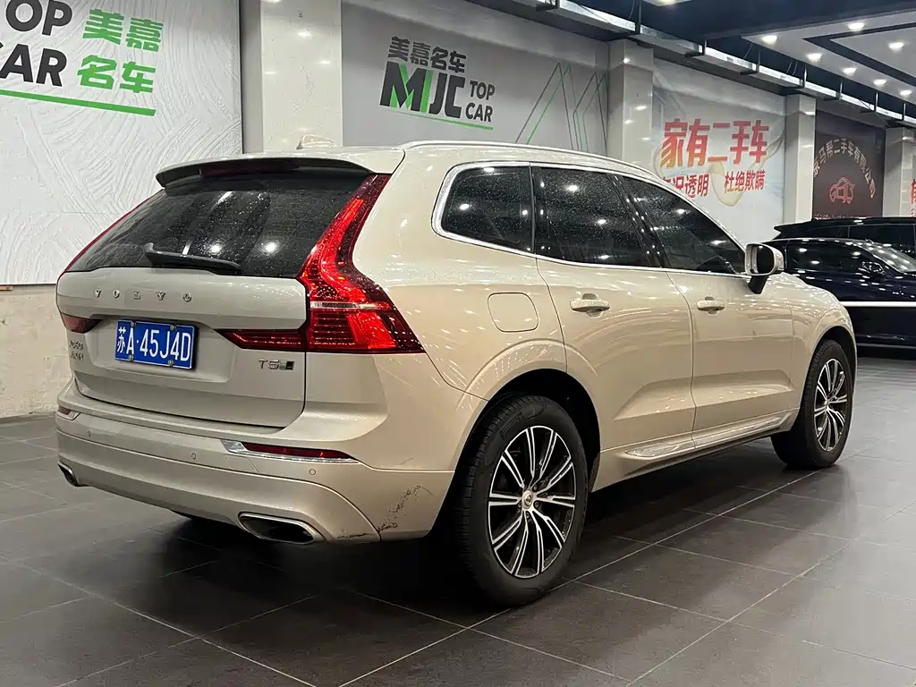 Volvo XC60 — фото 5