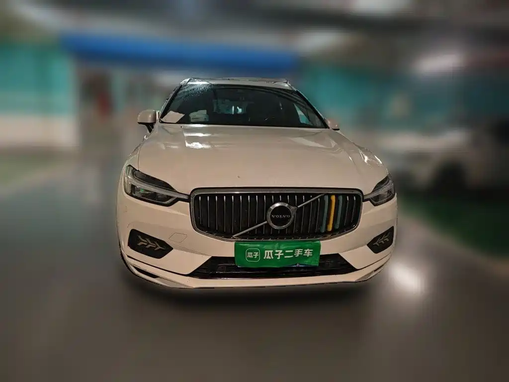 Volvo XC60 — фото 23