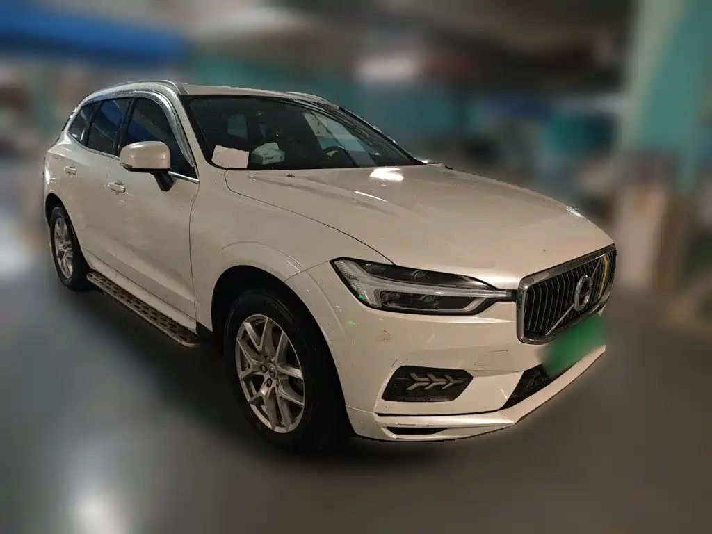Volvo XC60 — фото 24