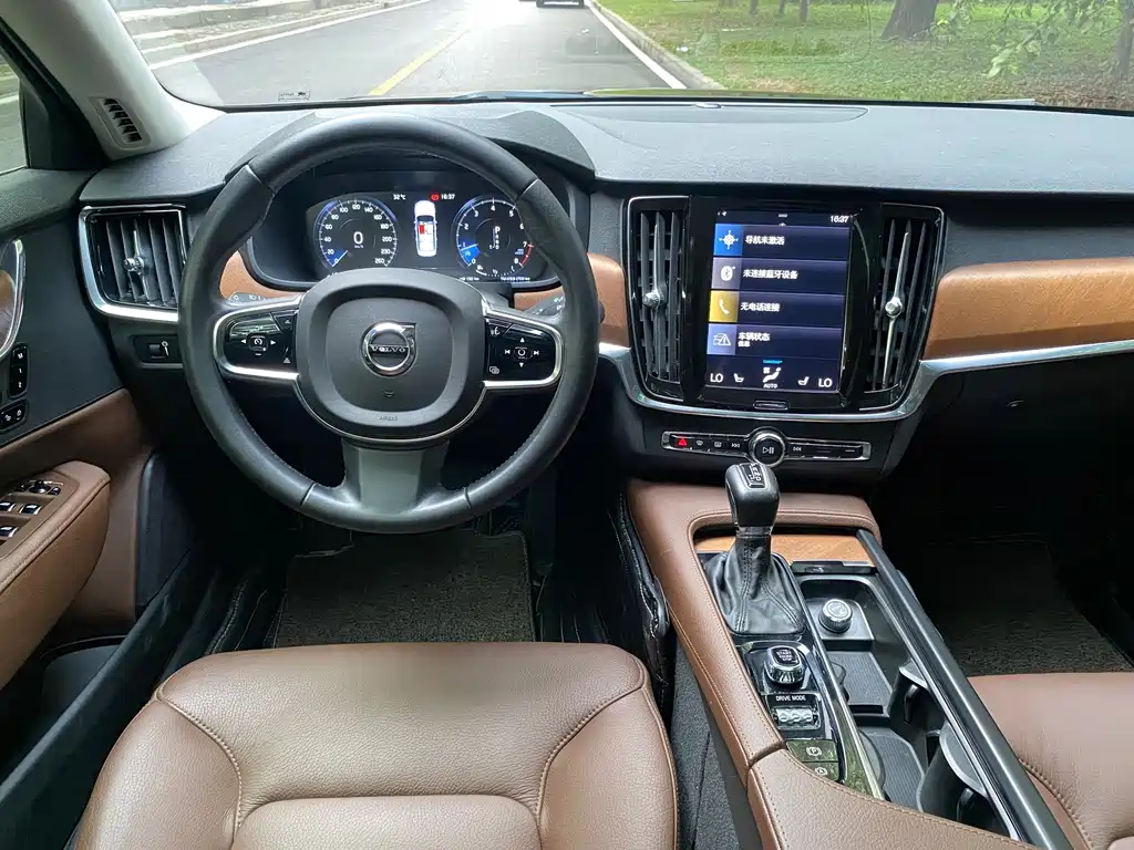 Volvo S90 — фото 14