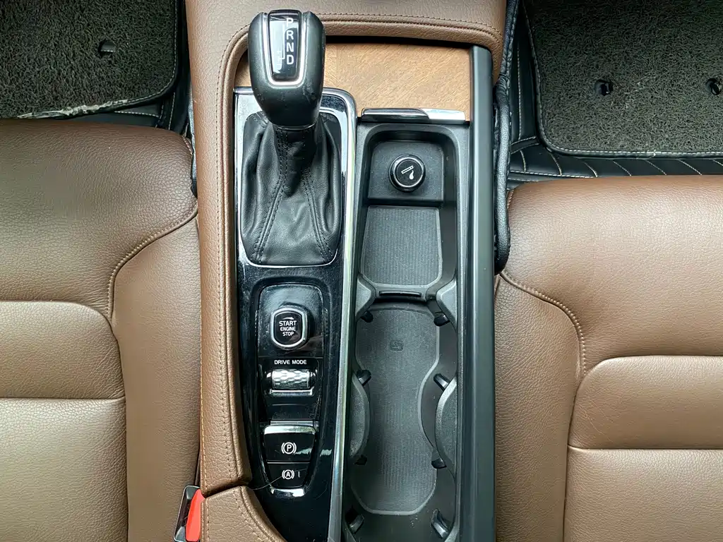Volvo S90 — фото 17