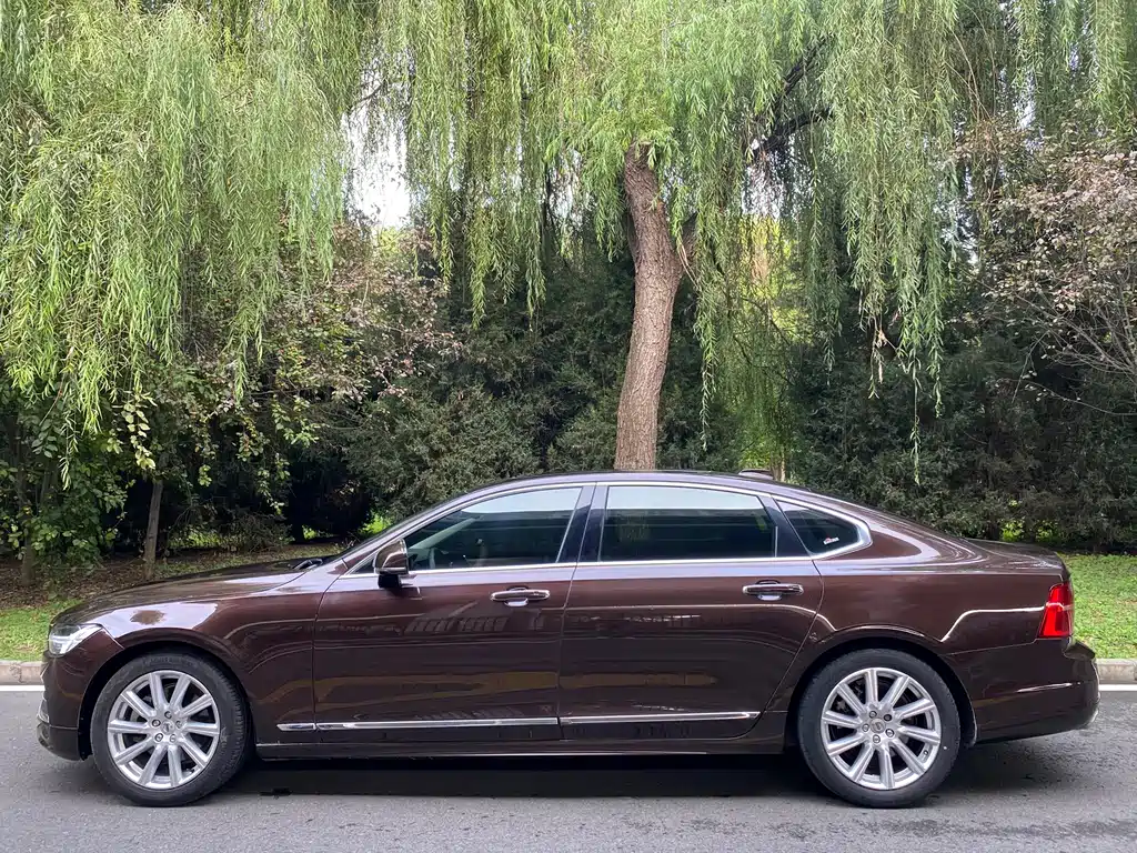 Volvo S90 — фото 3