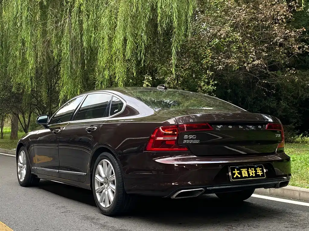 Volvo S90 — фото 4