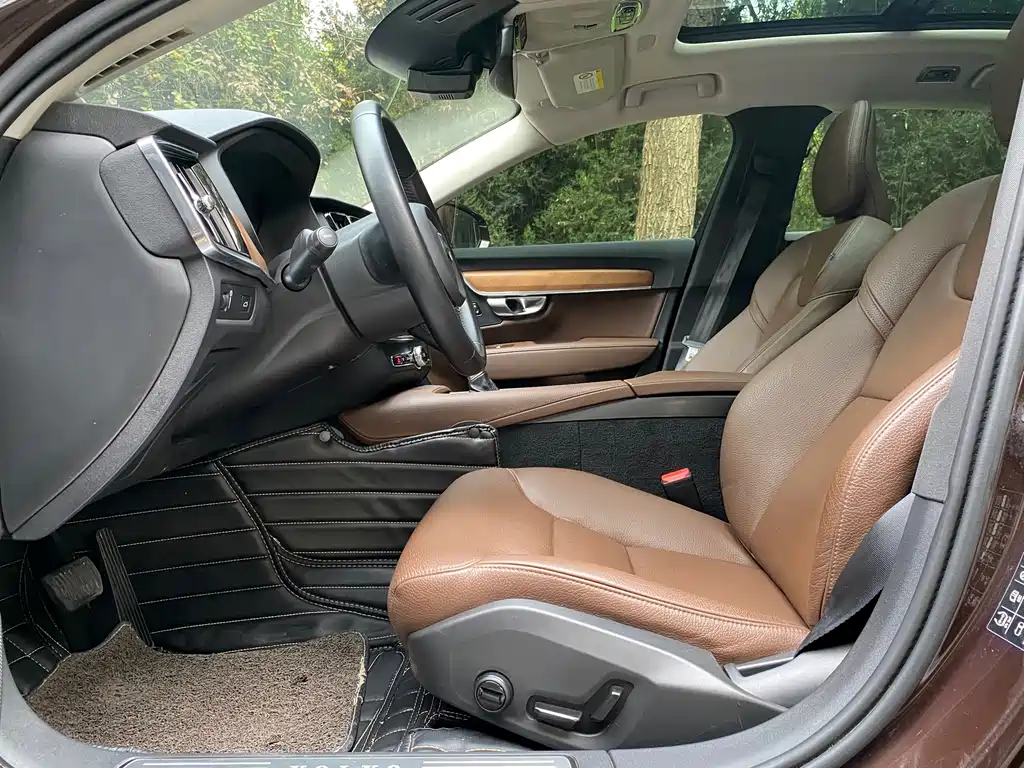 Volvo S90 — фото 10
