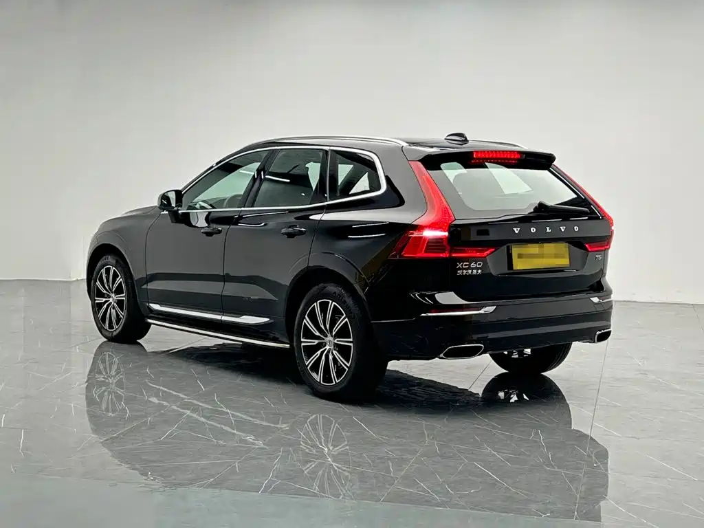Volvo XC60 — фото 4